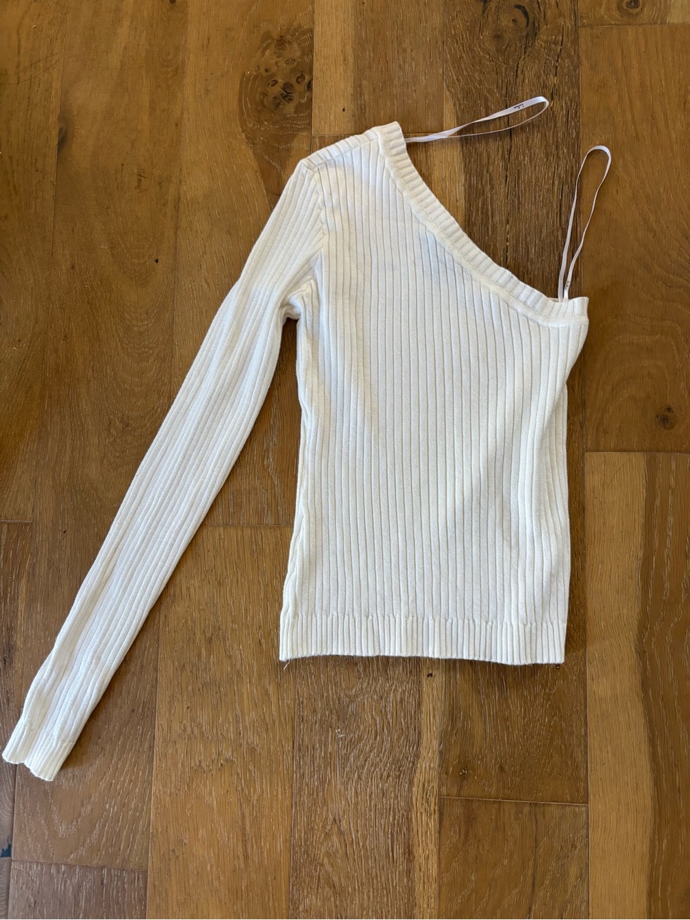 Lulu’s Ribbed One-Shoulder Sweater - Picture 2 of 4